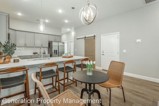 Building Photo - 4 br, 3.5 bath House - 591 Strong Avenue