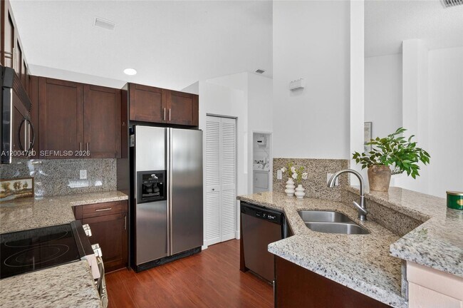 Building Photo - 875 Savannah Falls Dr