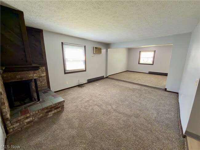 Building Photo - 2814 Forest Ln