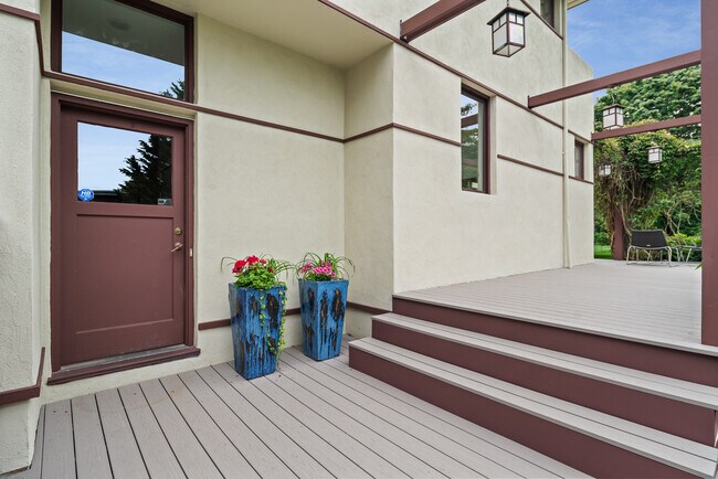 Building Photo - 175 Ruggles Ave