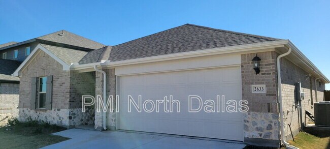 Building Photo - 2633 Oneida Ln