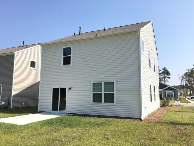 Building Photo - 4 Bedroom 2.5 Bath House in McKewn - Ladson