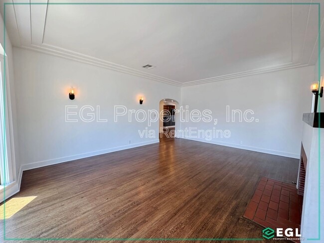 Building Photo - 3927 Degnan Blvd