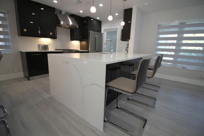 Building Photo - 2548 SE 14th St