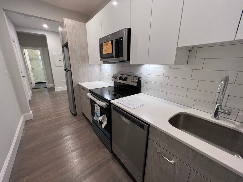 Primary Photo - 132 Jersey St