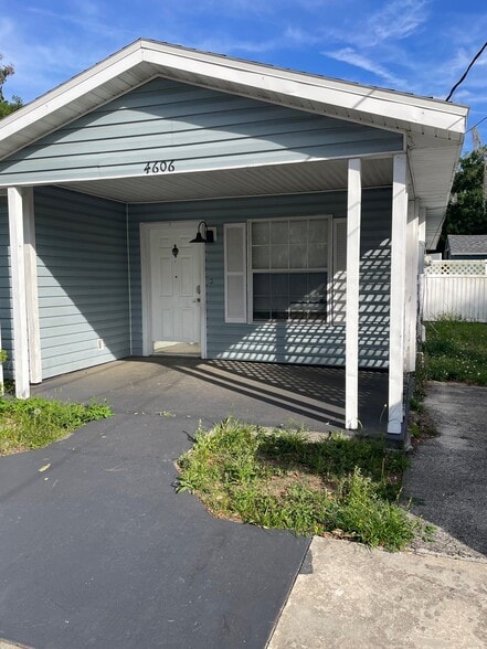 Building Photo - 4606 Wood Ave