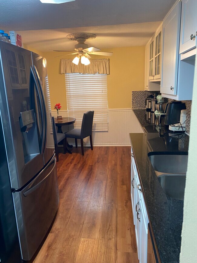 Kitchen - 10939 Barrington Ct