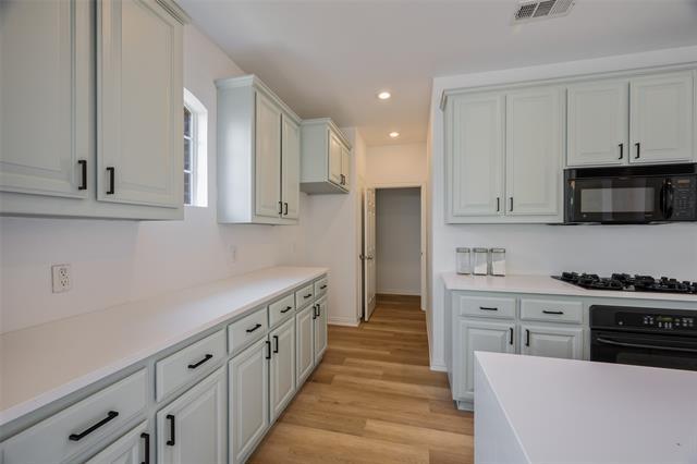 Building Photo - 1700 Van Landingham Dr