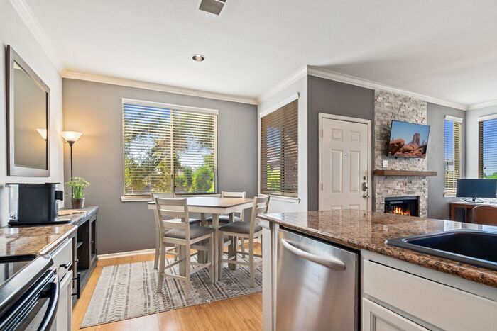 Building Photo - 7009 E Acoma Dr