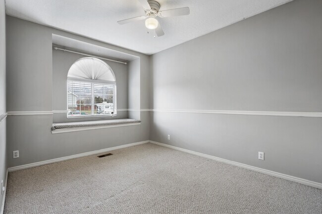 Building Photo - Utah House