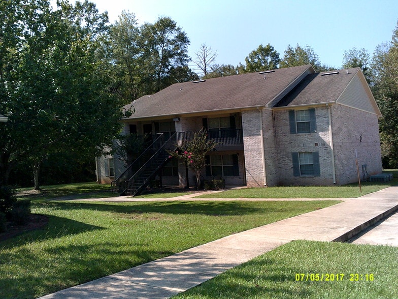 Building Photo - Pebble Creek Apartments