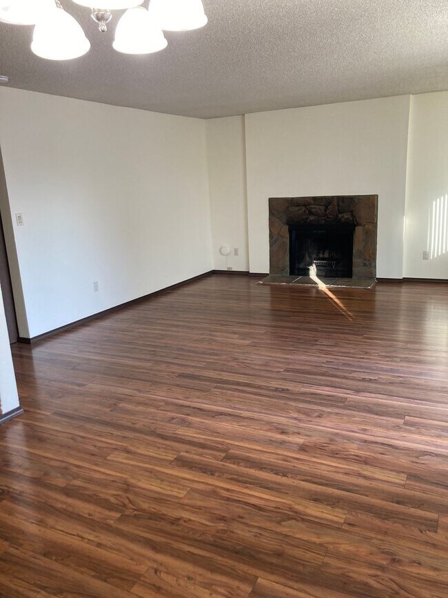 Building Photo - Lippman-3