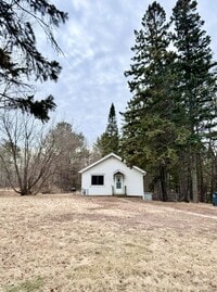 Building Photo - AVAILABLE August 15th - 2 BED, 1 BATH HOME