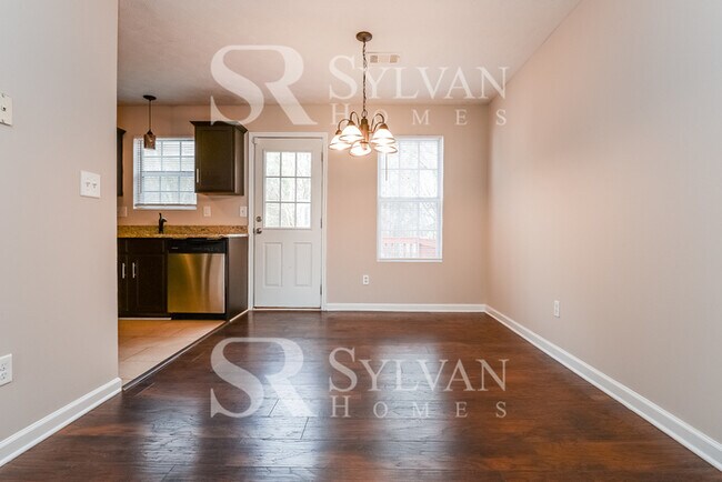 Building Photo - 2053 Oak Terrace Dr SE