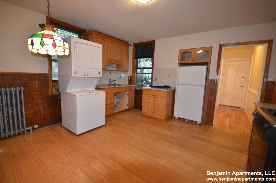 Eat-In Kitchen - 234 Cypress St