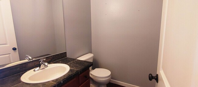 Building Photo - Beautiful Bull Mountain 4 Bedroom 2 1/2 Bath Home Just a Block from the Community Pool and Park! ...