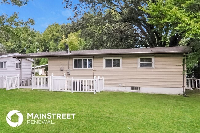 Building Photo - 330 Moule Dr