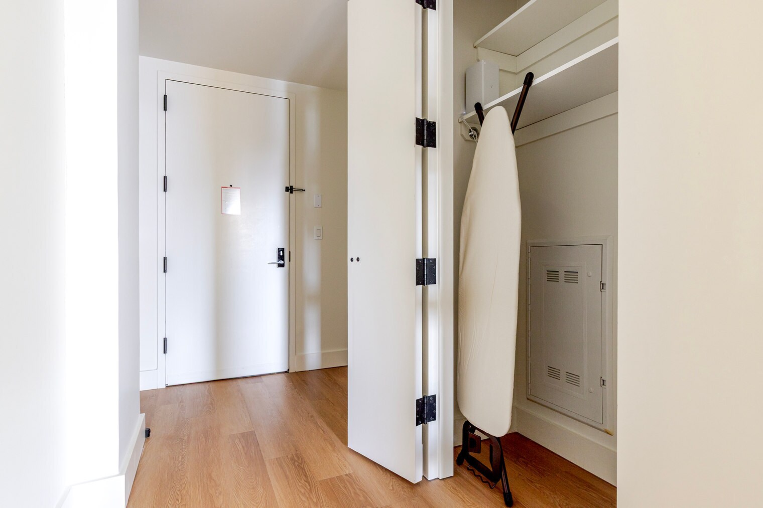 Building Photo - 130 Hope St