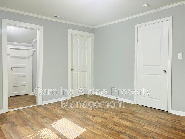 Building Photo - 409 Orange St
