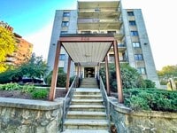 Building Photo - 308 Quarry St
