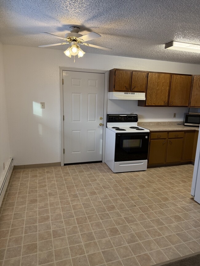 Building Photo - 2663 S Turner St