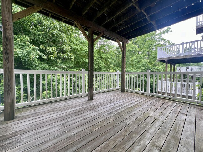 Building Photo - 304 Villa View Dr