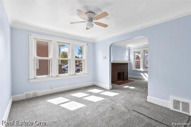 Building Photo - 5444 Kenilworth St