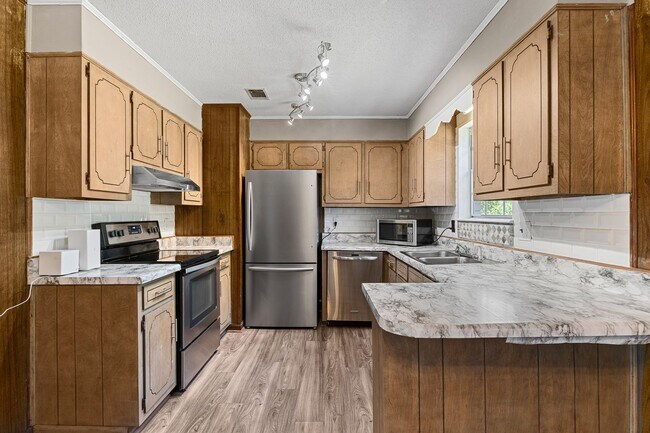 Building Photo - 3519 Goldfinch Drive
