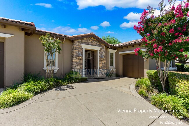 Building Photo - Beautiful 4 Bedroom Home in Catta Verdera