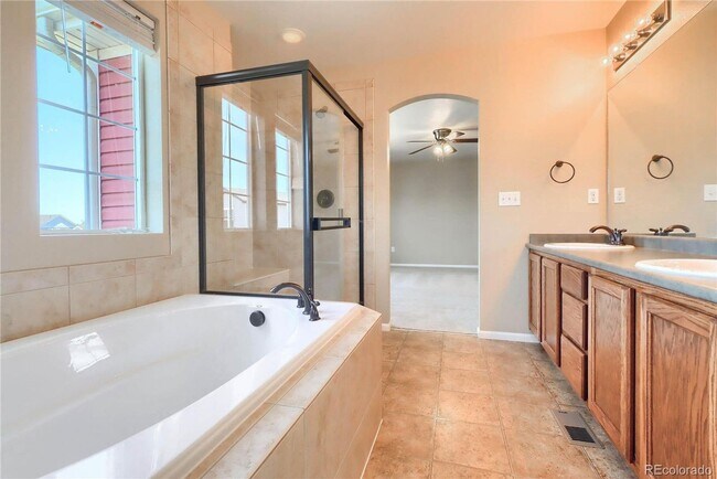 Building Photo - Gorgeous 4 bedroom in the highly sought af...
