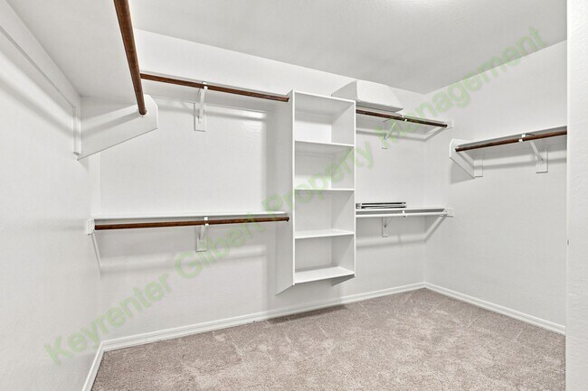 Building Photo - 1546 W Alder Rd