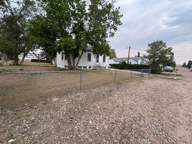 Building Photo - 2102 S 3rd Ave