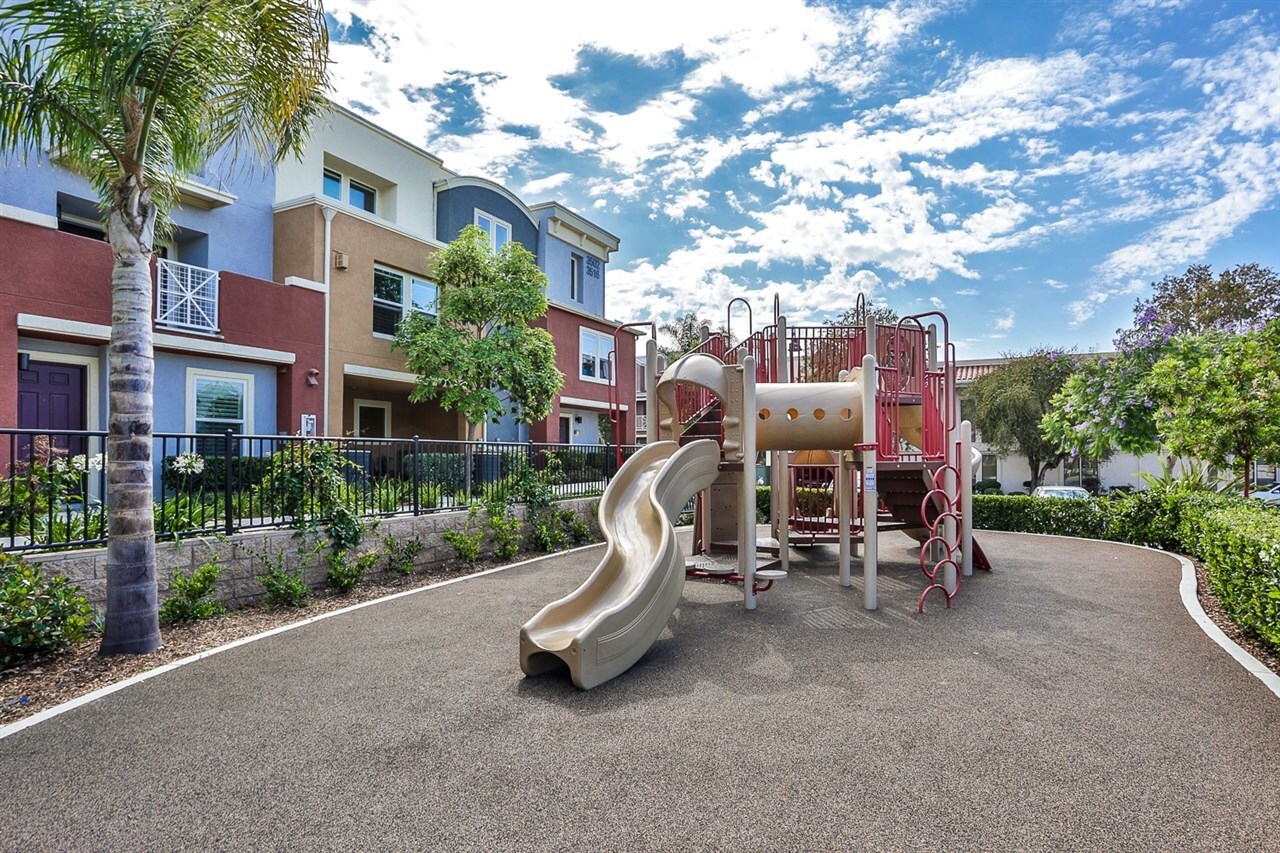 Building Photo - 3542 Shoreline Bluff Lane