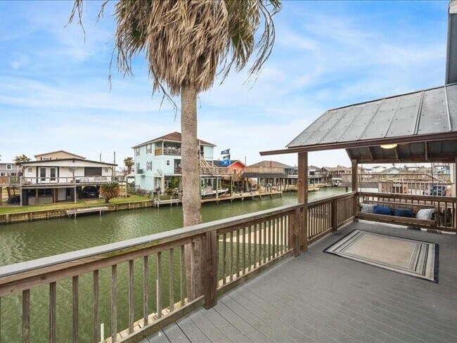 Building Photo - 85 Bayou Vista Dr