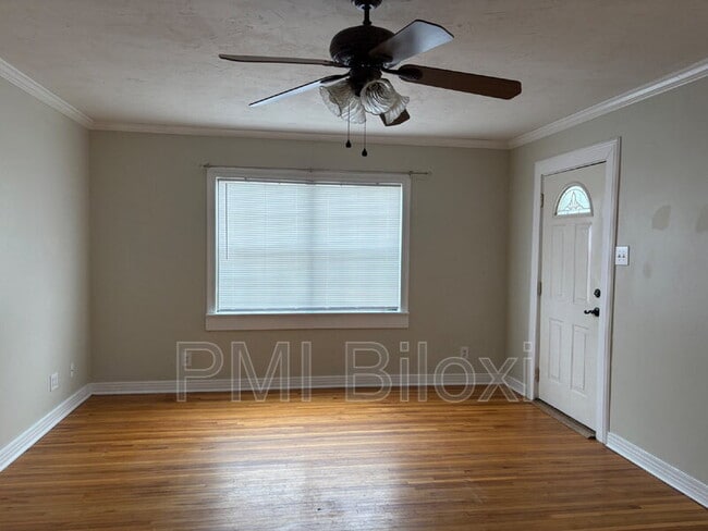 Building Photo - 391 Rodeo Dr