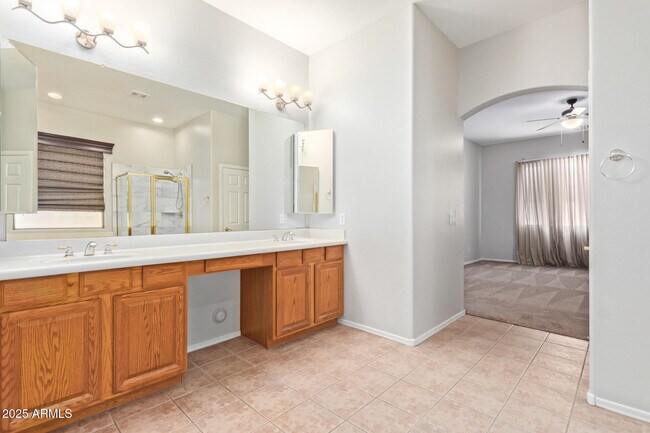 Building Photo - 13508 W Alvarado Dr