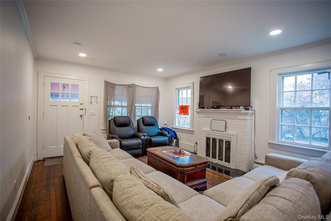 Building Photo - 76 Clayton Ave