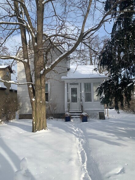 Building Photo - 219 S Elmwood Ave