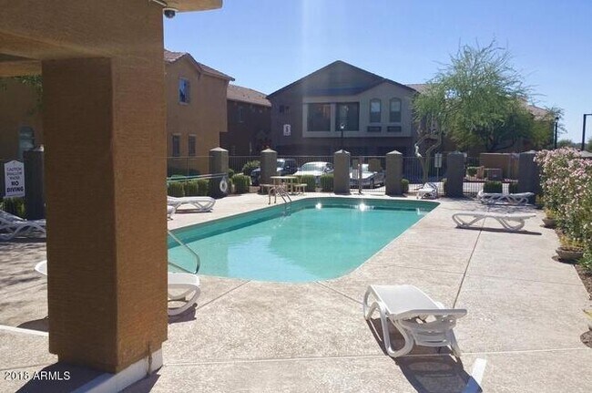 Building Photo - 2250 E Deer Valley Dr