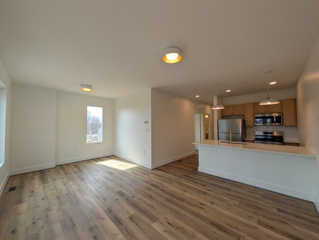 Building Photo - 5900 Fort Ave