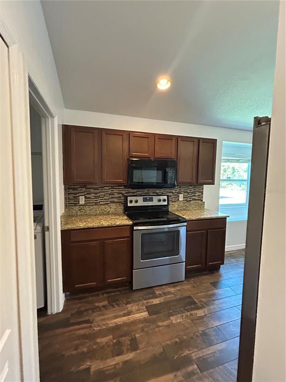 Building Photo - 2468 Brewerton Ln