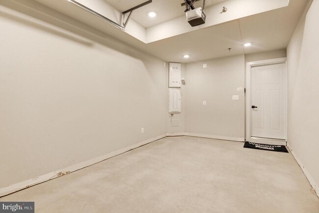 Building Photo - 24276 Thurso Sq