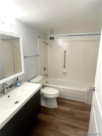 Building Photo - 14000 E Linvale Pl