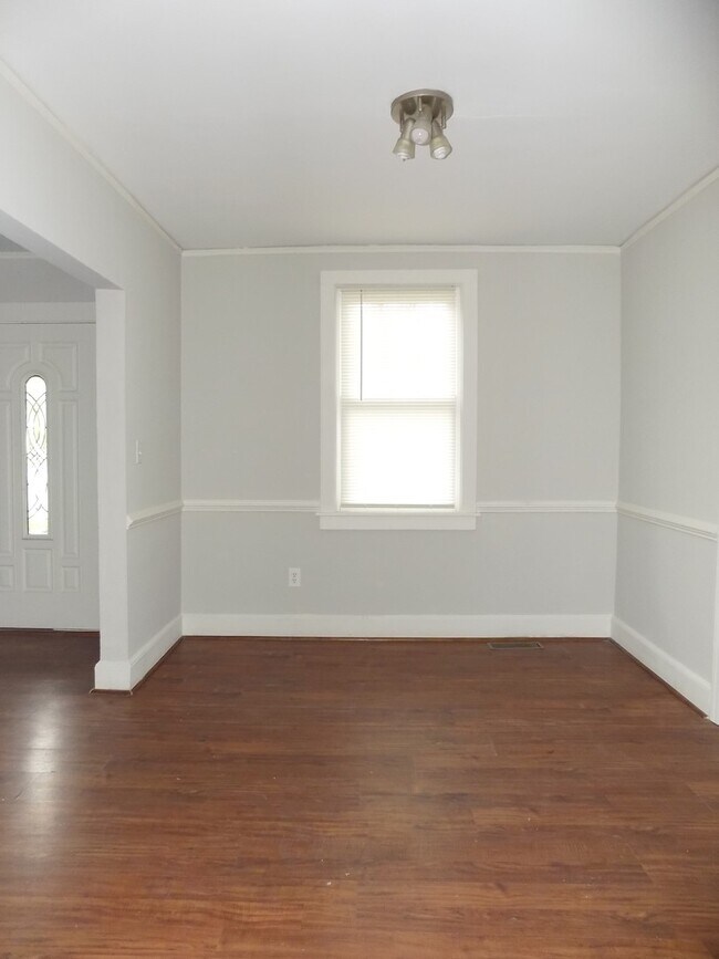 Building Photo - 3850 Capers Ave
