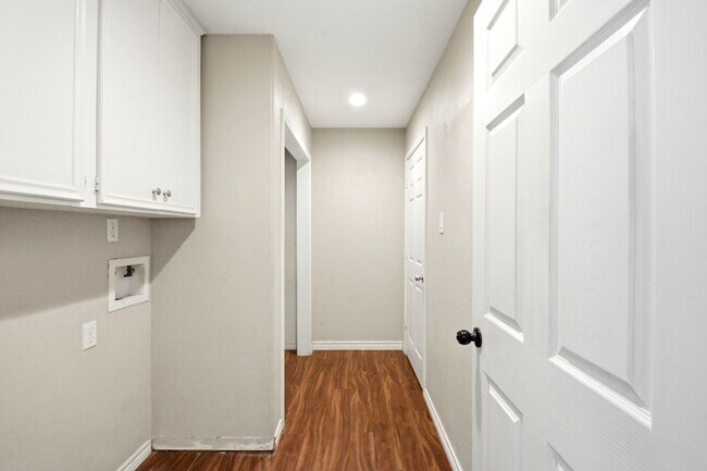 Building Photo - 25302 Friar Lake Ln