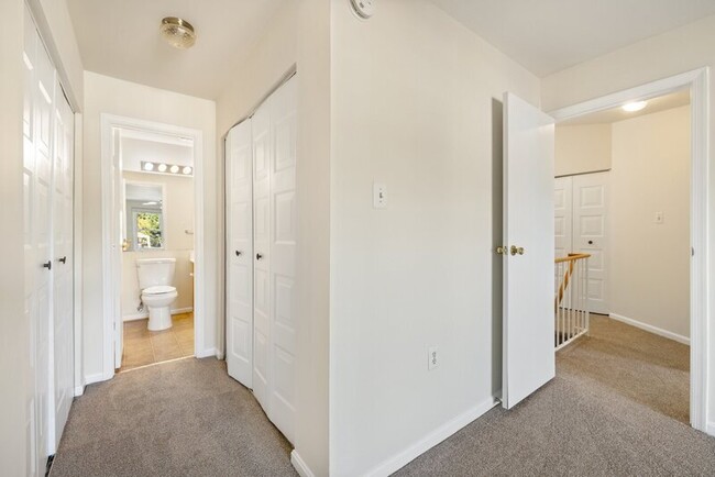 Building Photo - 7511 Belle Grae Dr