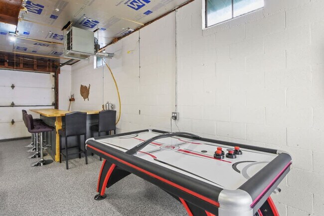 Building Photo - 3576 Portage Point Blvd