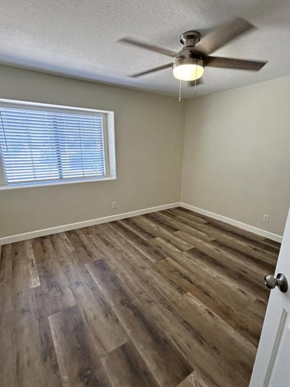 Building Photo - 13635 Elm St