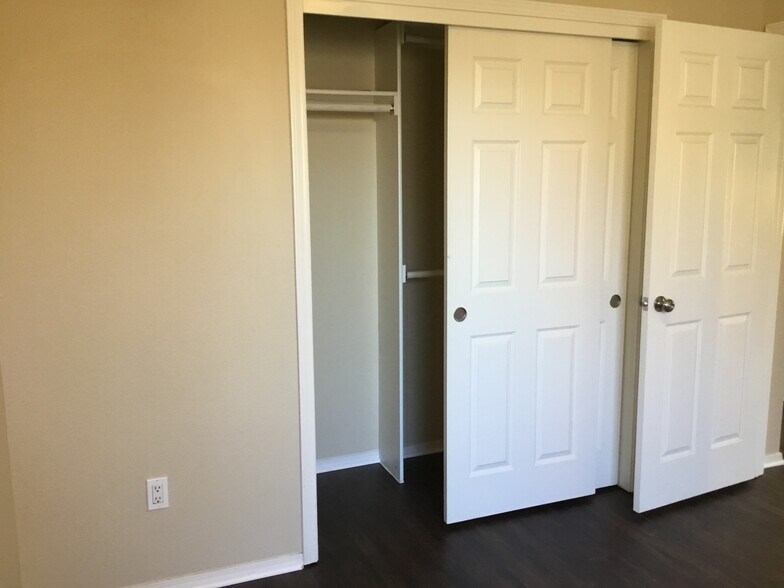 Building Photo - 10220 Country Sage Dr NW