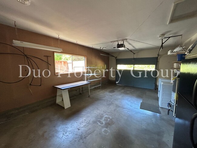 Building Photo - South Eugene Home by Kincaid Park